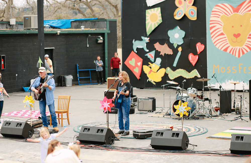 a live performance at the annual fundraising event MossFest