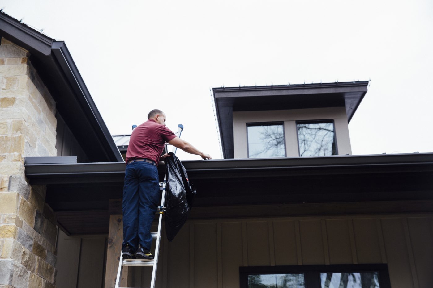 Gutter Cleaning Service - Houston TX - ABC Home & Commercial Services (1)
